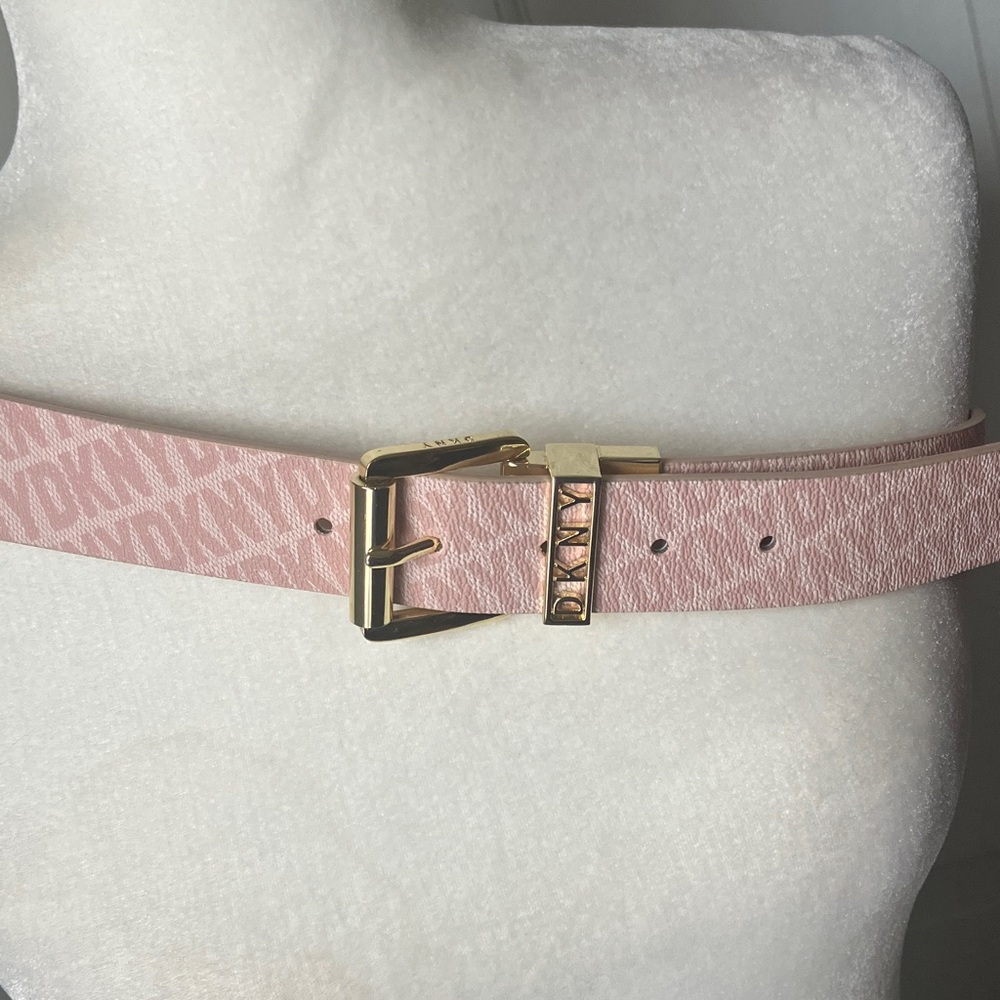 DKNY logo light pink leather belt with gold buckle EUC M/L